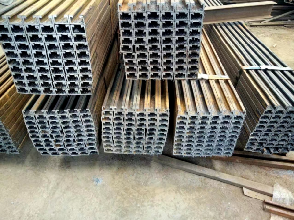 15道C型钢冲料的工艺流程